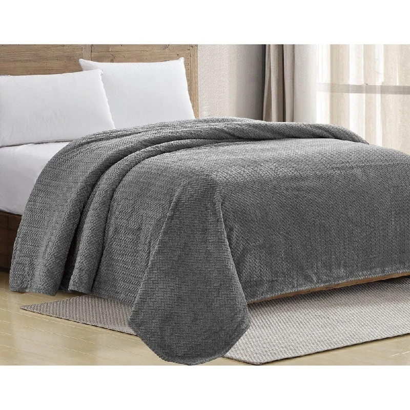 Chevron Braided Bed Cover King Grey