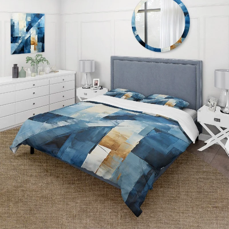 Designart "Blue and white Nautical Shapes III" Coastal Minimalism Bedding Cover Set - Traditional Bed Set with Shams