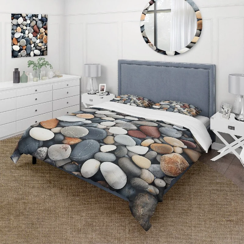 Designart "Rock by the beach" Coastal Minimalism Bedding Cover Set - Traditional Bed Set with Shams