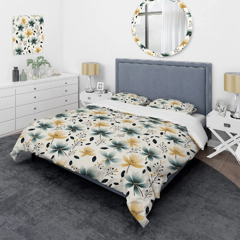 Designart "Teal Coastal Harmony Floral Pattern I" Yellow Cottage Bedding Cover Set With 2 Shams