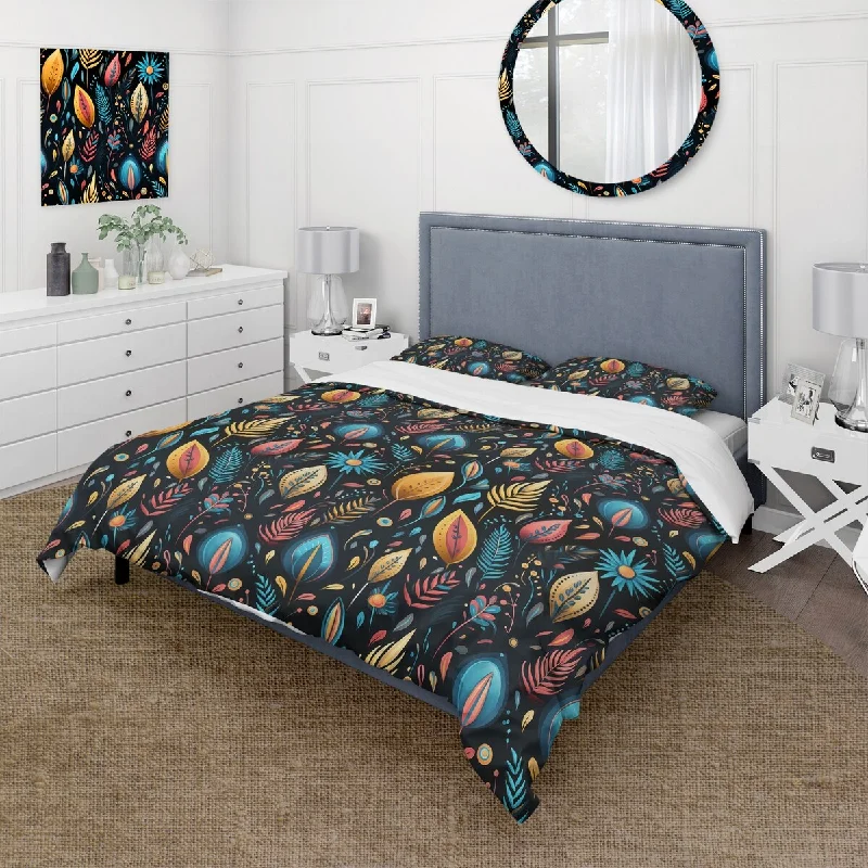 Designart "Tribal Frivolity Boho Pattern IV" Multicolor Floral bedding set with shams