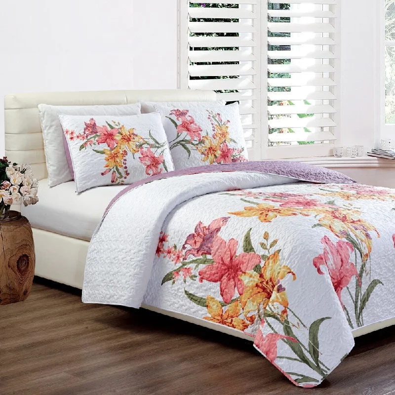 Panama Jack Hibiscus Bloom Quilt Set