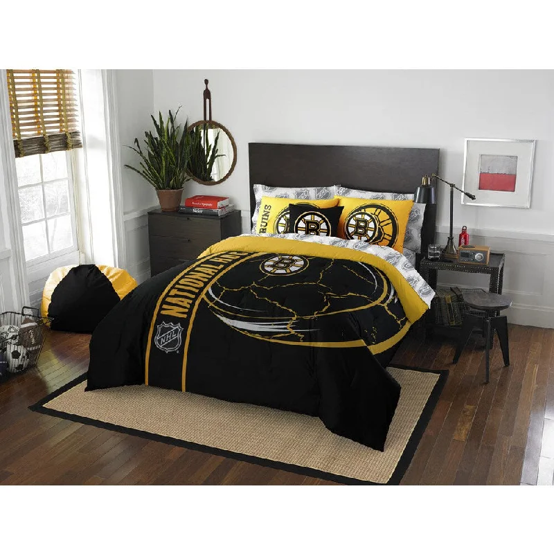 The Northwest Company NHL Boston Bruins Full 7-piece Bed in a Bag with Sheet Set