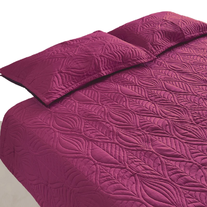 Wine Leaf Quilted bedspread