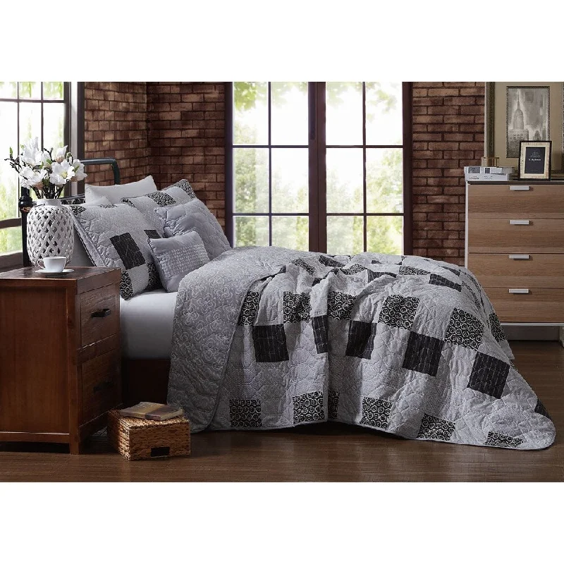 Avondale Manor Evangeline Black and White 5-piece Quilt Set