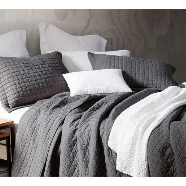 BYB Classic Supersoft Pewter Prewashed Cotton Quilt Set