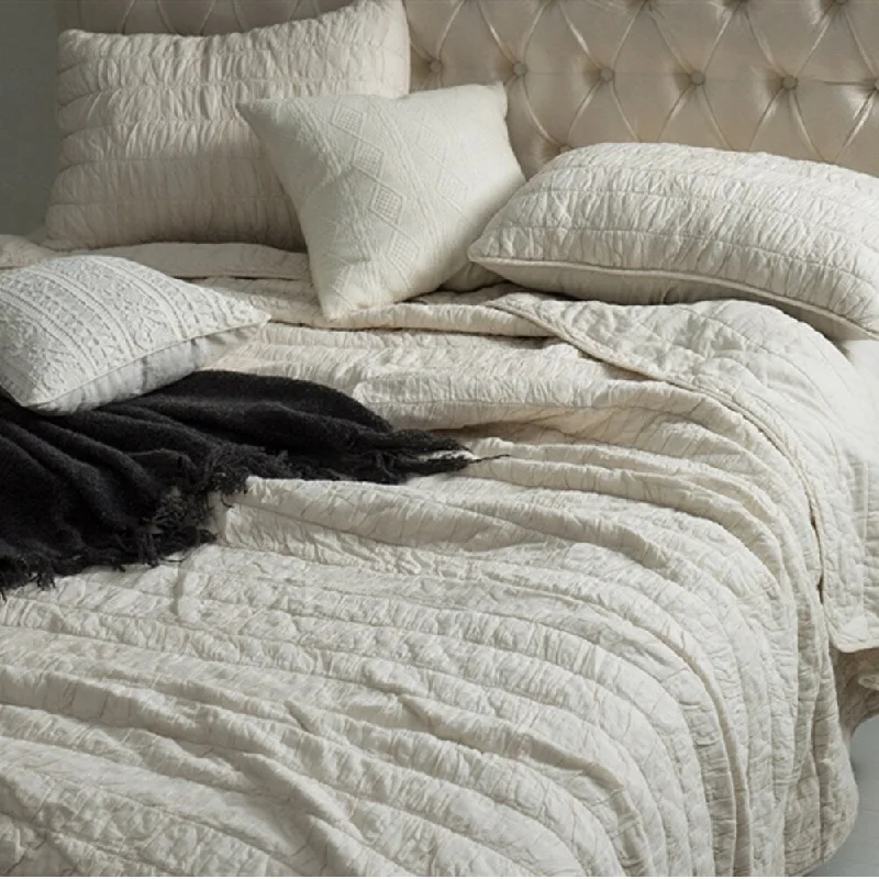 BYB Jet Stream Cotton Pure Textured Quilt Set