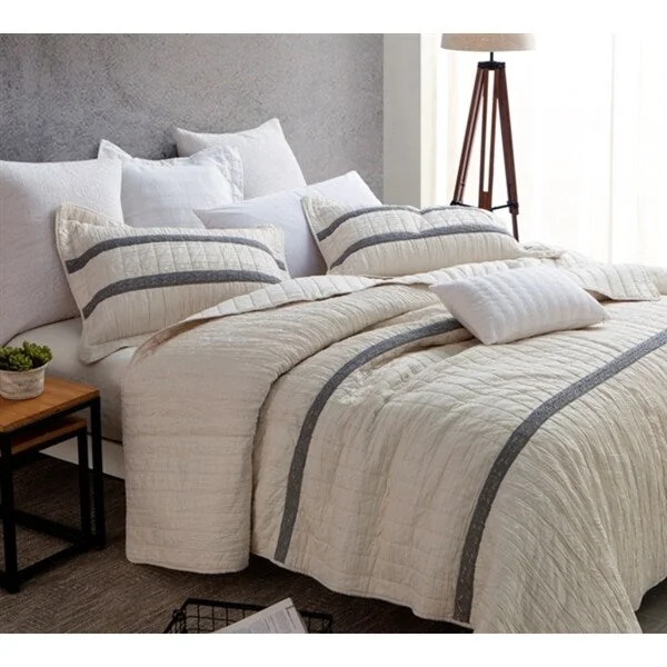 BYB Jet Stream Summer Lace Textured Quilt Set