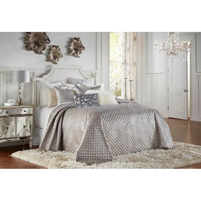 Cloud 9 Aura Quilt Set, Metallic Silver