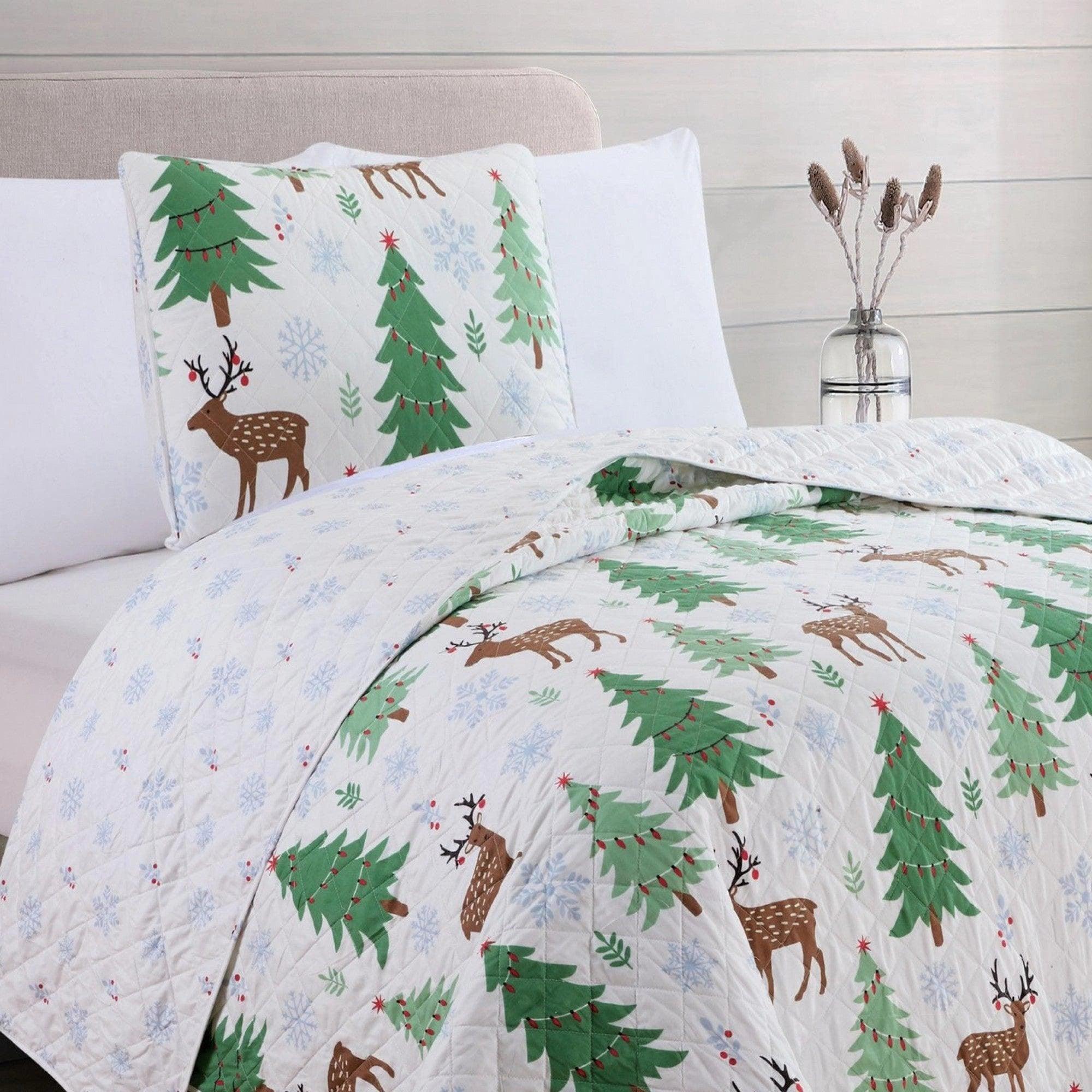 Jolly Winter Reversible Quilt Set