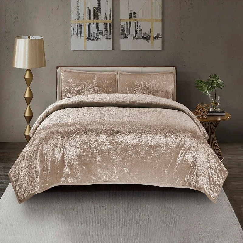 Mystique Velvet Quilt Set in Gold