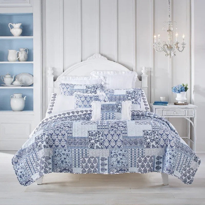 The Gray Barn Georgia Air Farmhouse Patchwork 3-piece Quilt Set