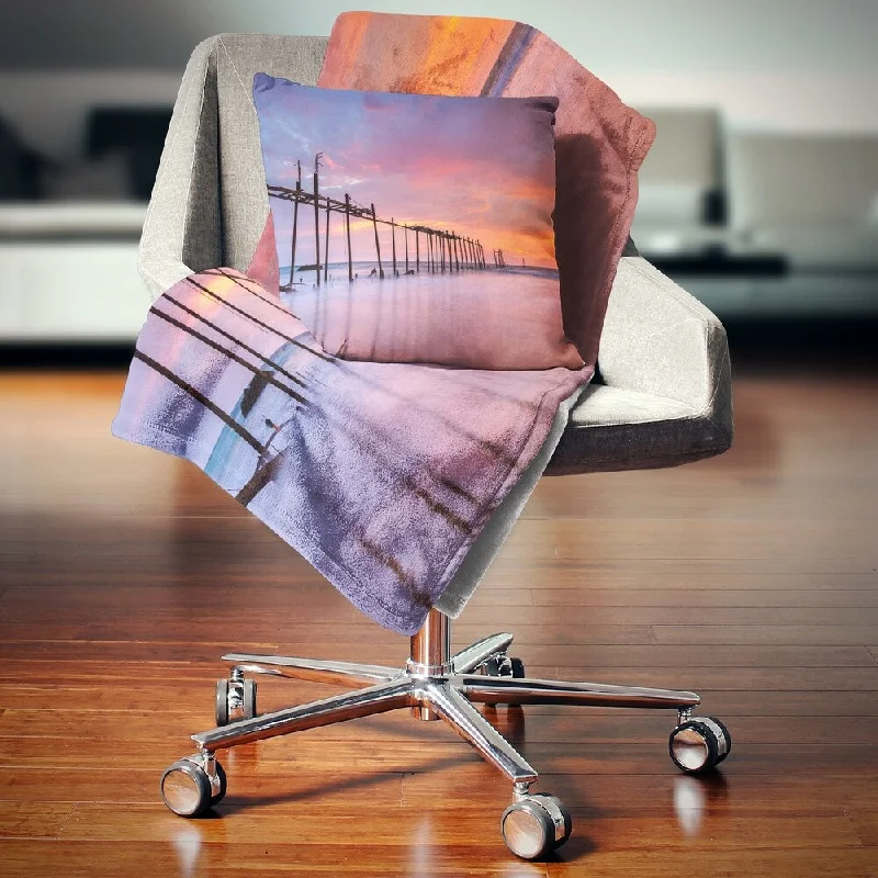 Designart 'Abandoned Wooden Pier at Sunset' Pier Seascape Throw Blanket