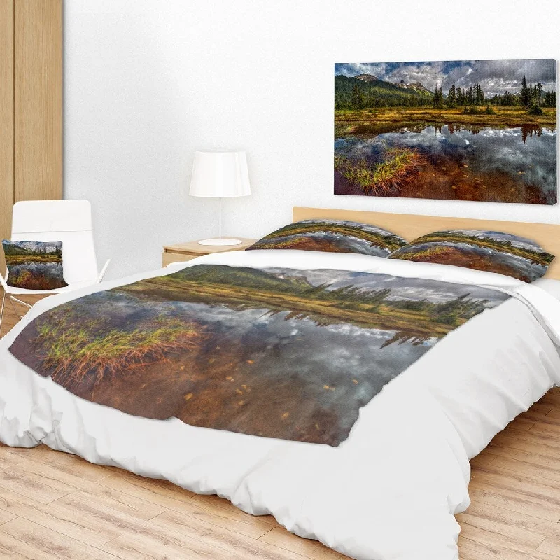 Designart 'Clear Lake Mirroring Cloudy Skies' Landscape Fleece Throw Blanket