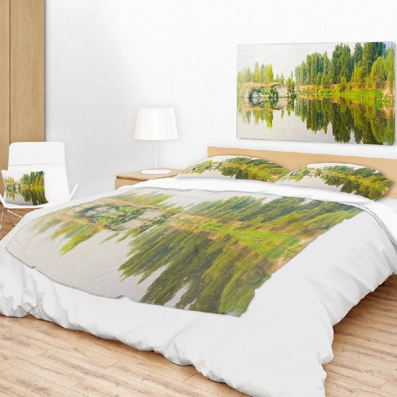 Designart 'River and Forest Panorama' Landscape Fleece Throw Blanket