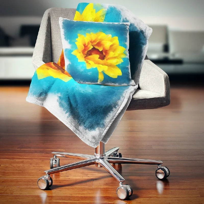 Designart 'Sunflower on Blue Watercolor' Floral Throw Blanket